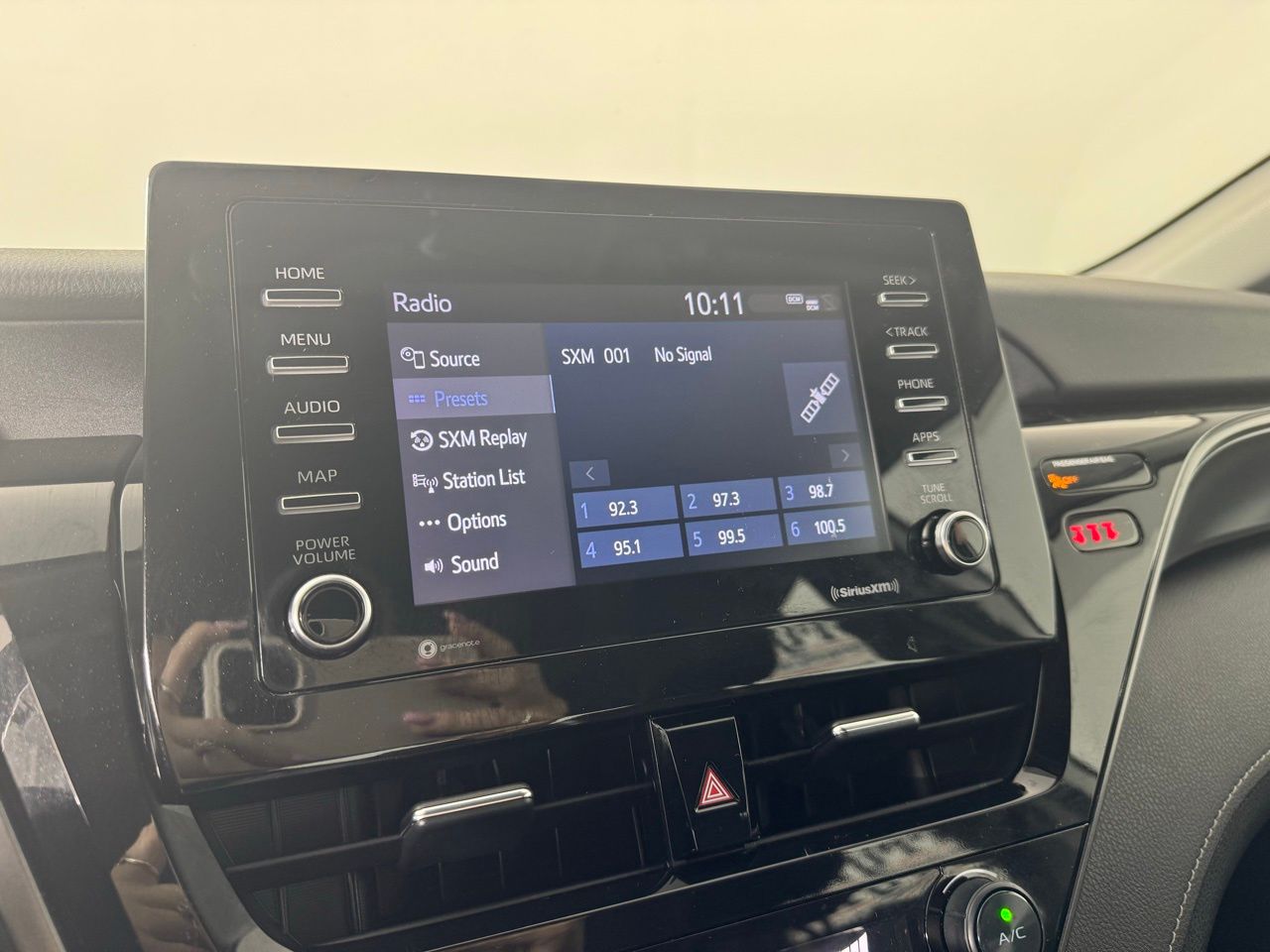 Vehicle image 17 of 30