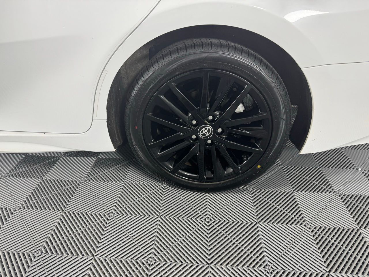 Vehicle image 7 of 30