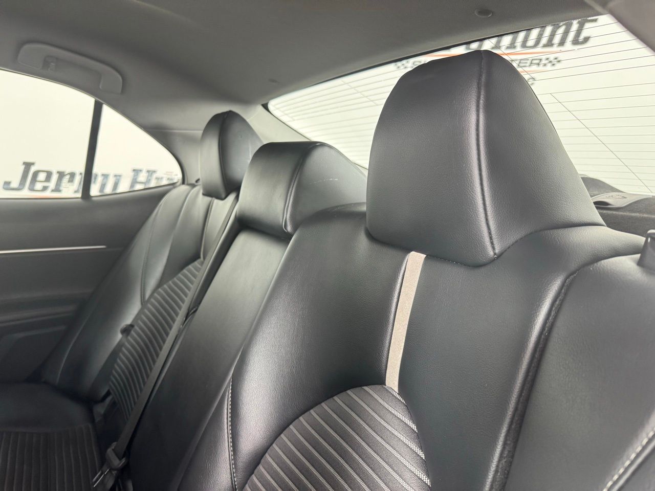 Vehicle image 10 of 30
