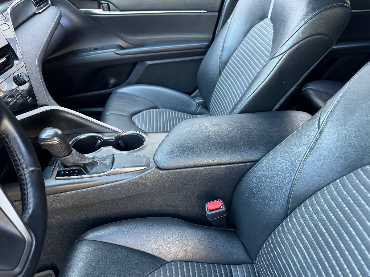 Vehicle image 11 of 18