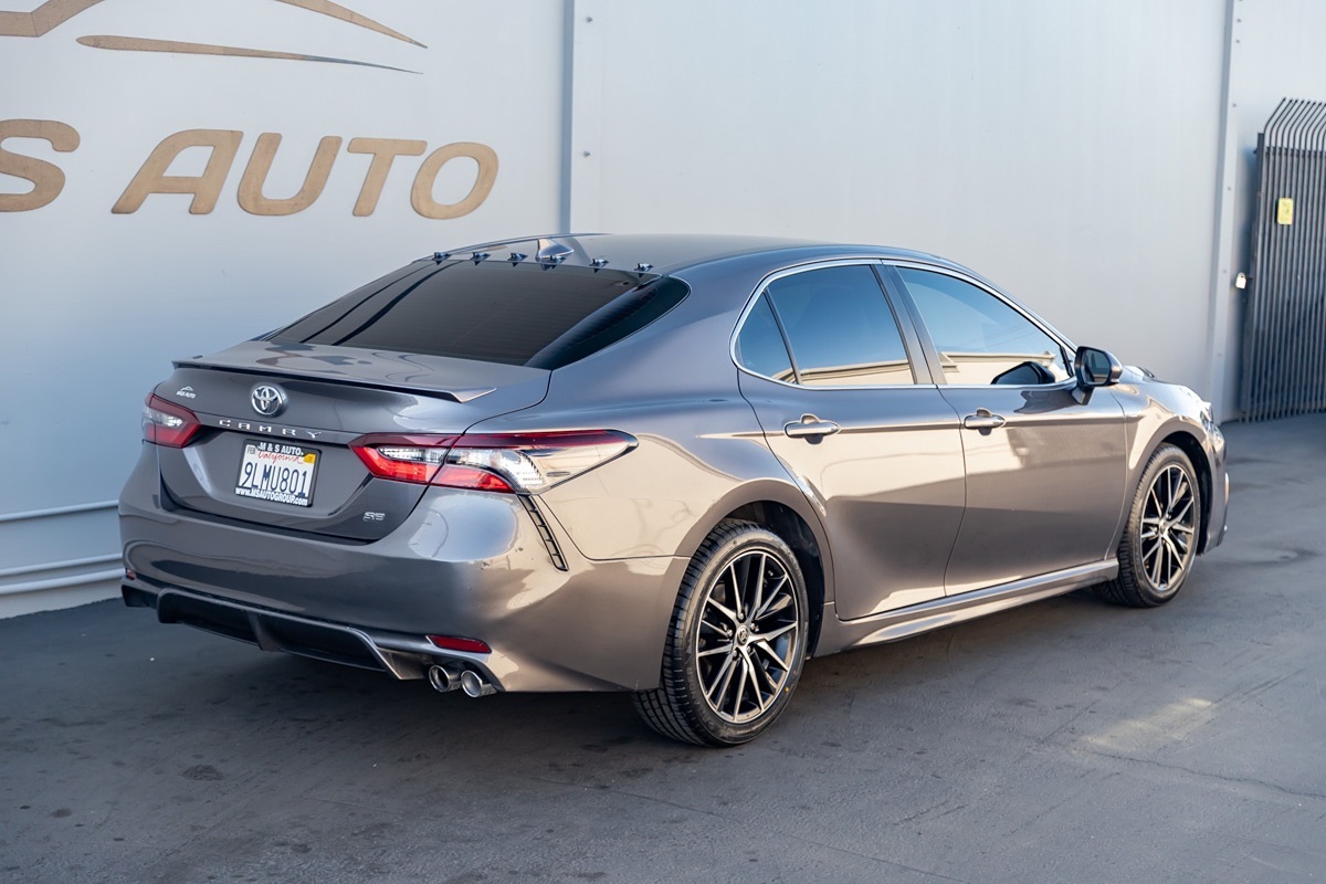Vehicle image 2 of 18