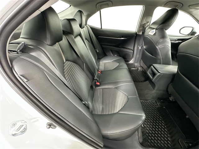 Vehicle image 10 of 29