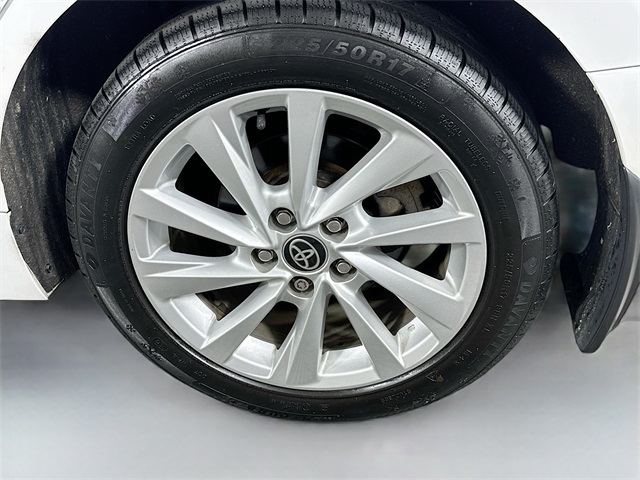 Vehicle image 9 of 29