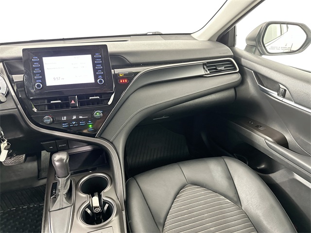 Vehicle image 17 of 29