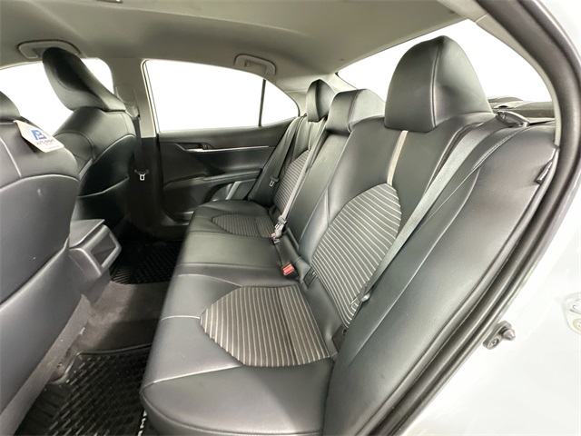 Vehicle image 11 of 29