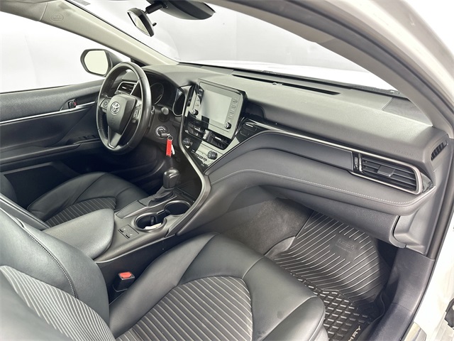 Vehicle image 16 of 29