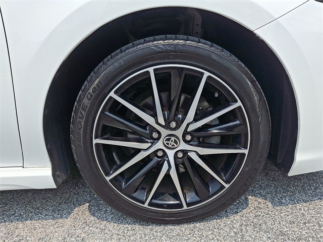 Vehicle image 16 of 31
