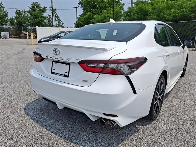 Vehicle image 8 of 31