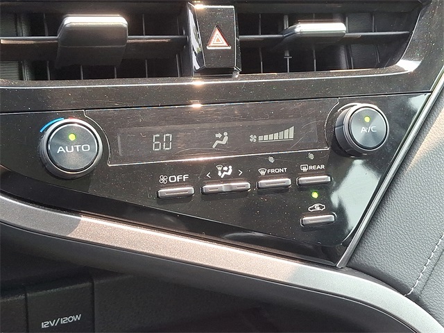 Vehicle image 22 of 31