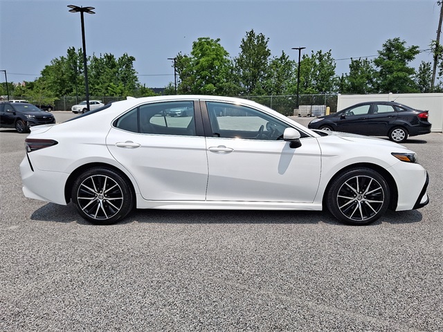 Vehicle image 6 of 31
