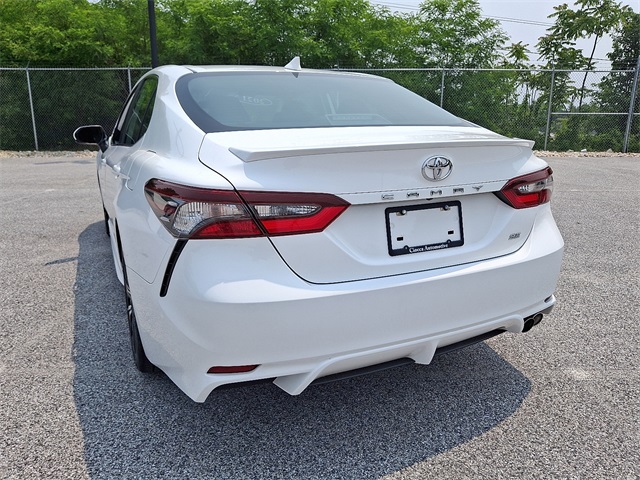 Vehicle image 11 of 31