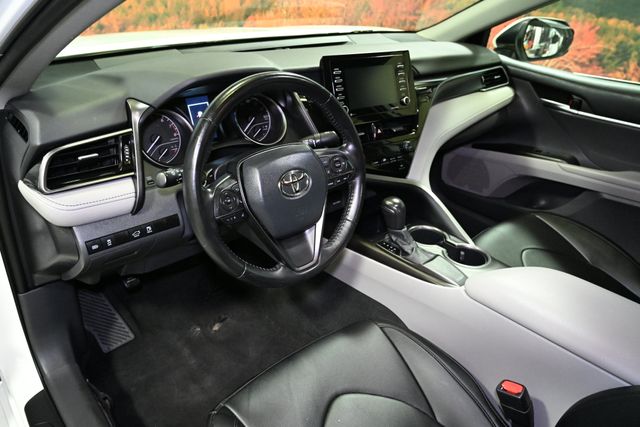 Vehicle image 18 of 50