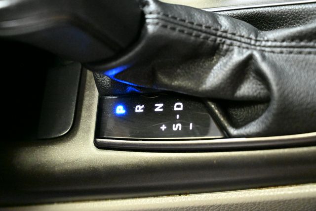 Vehicle image 23 of 50