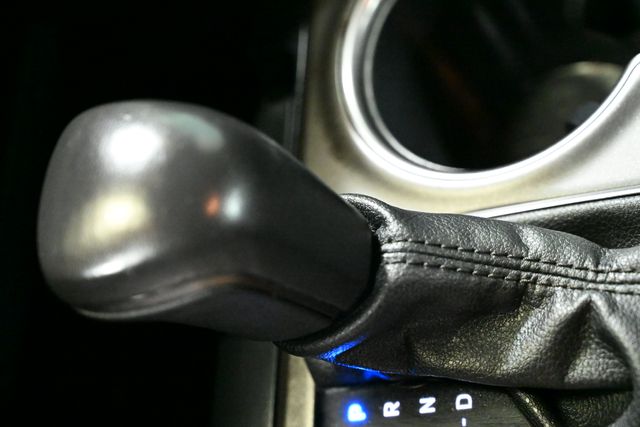 Vehicle image 24 of 50