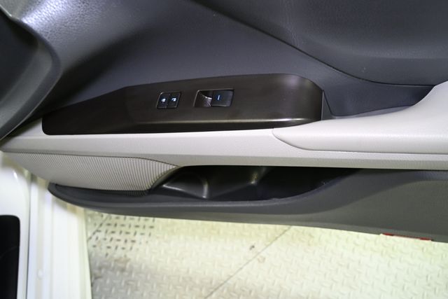 Vehicle image 46 of 50