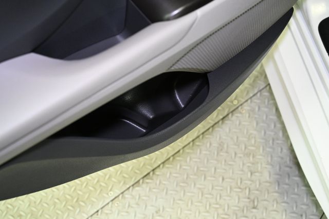 Vehicle image 43 of 50