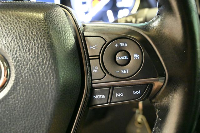 Vehicle image 28 of 50