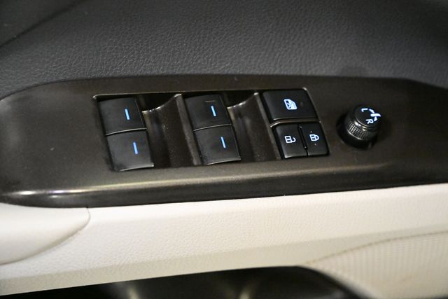 Vehicle image 35 of 50