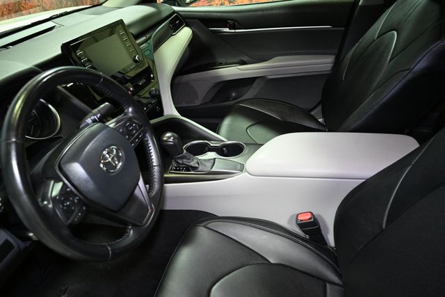 Vehicle image 19 of 50