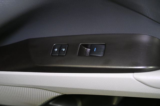 Vehicle image 45 of 50