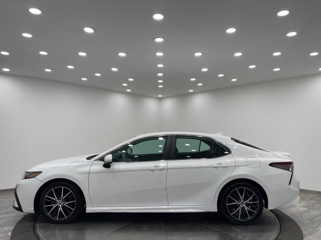 Vehicle image 2 of 49