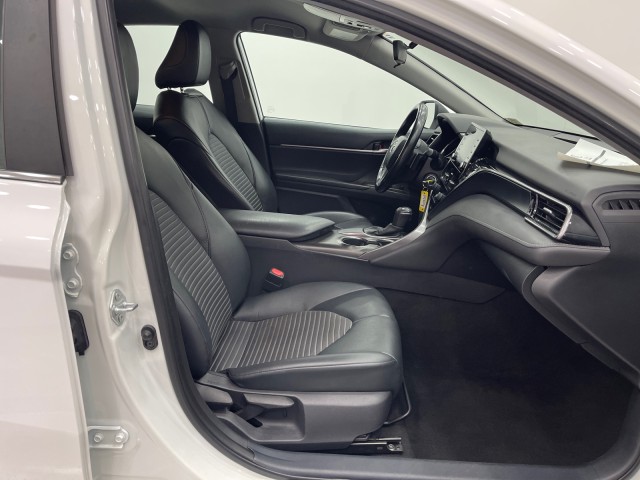 Vehicle image 43 of 49
