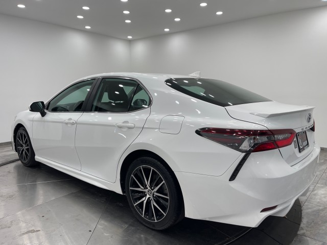 Vehicle image 8 of 49