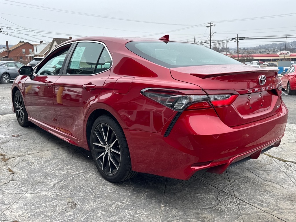 Vehicle image 5 of 21