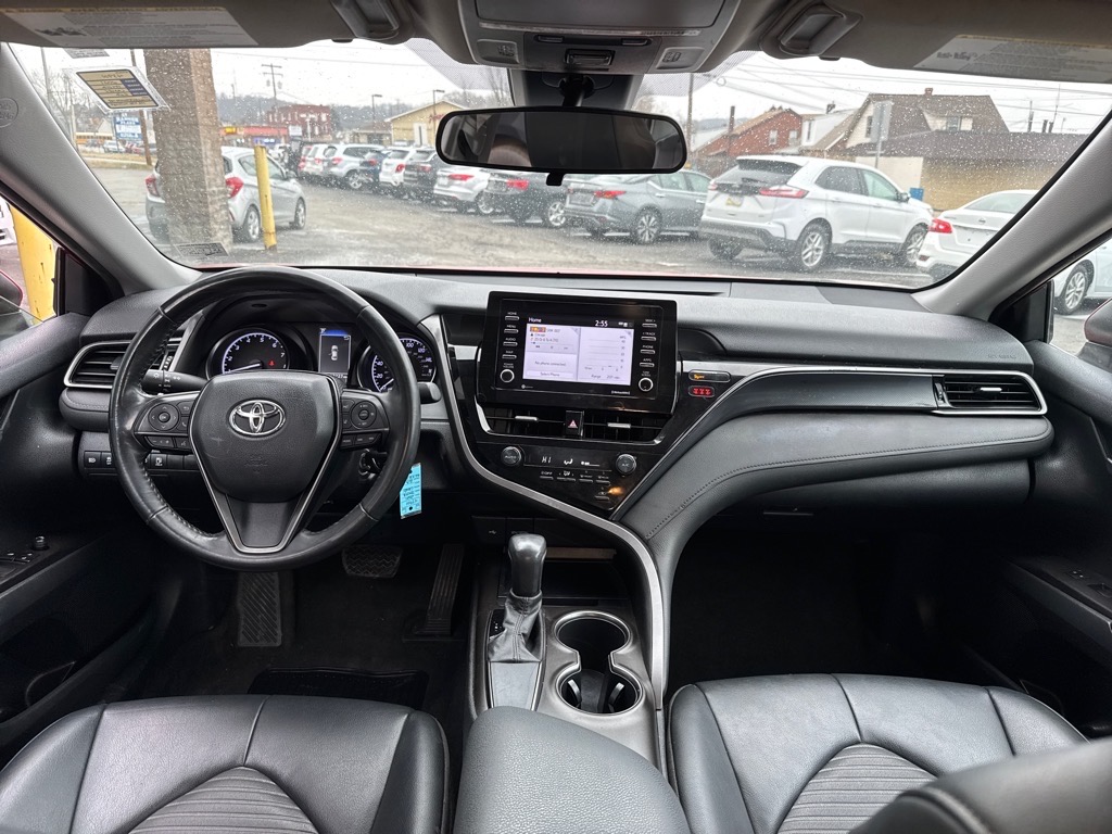 Vehicle image 9 of 21