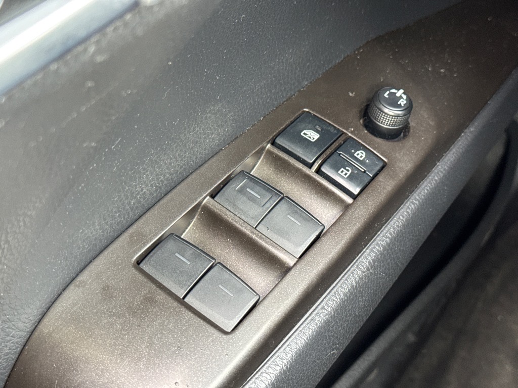 Vehicle image 16 of 21