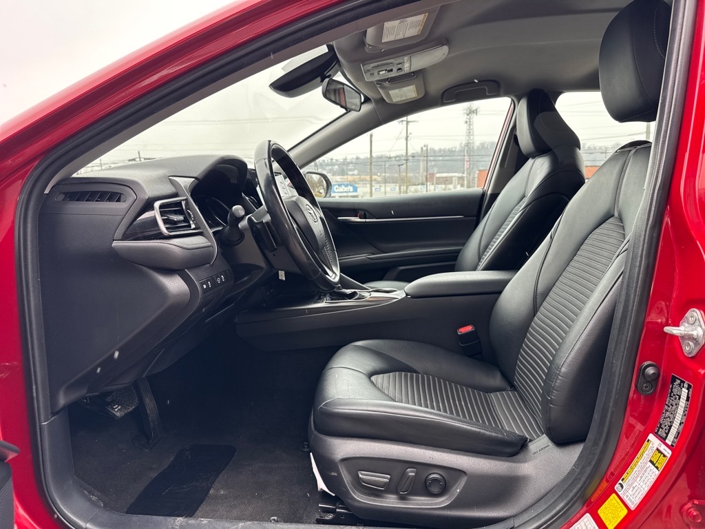 Vehicle image 7 of 21