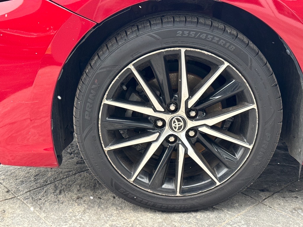 Vehicle image 6 of 21