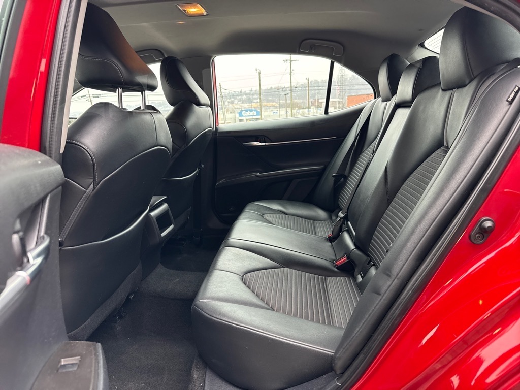 Vehicle image 8 of 21