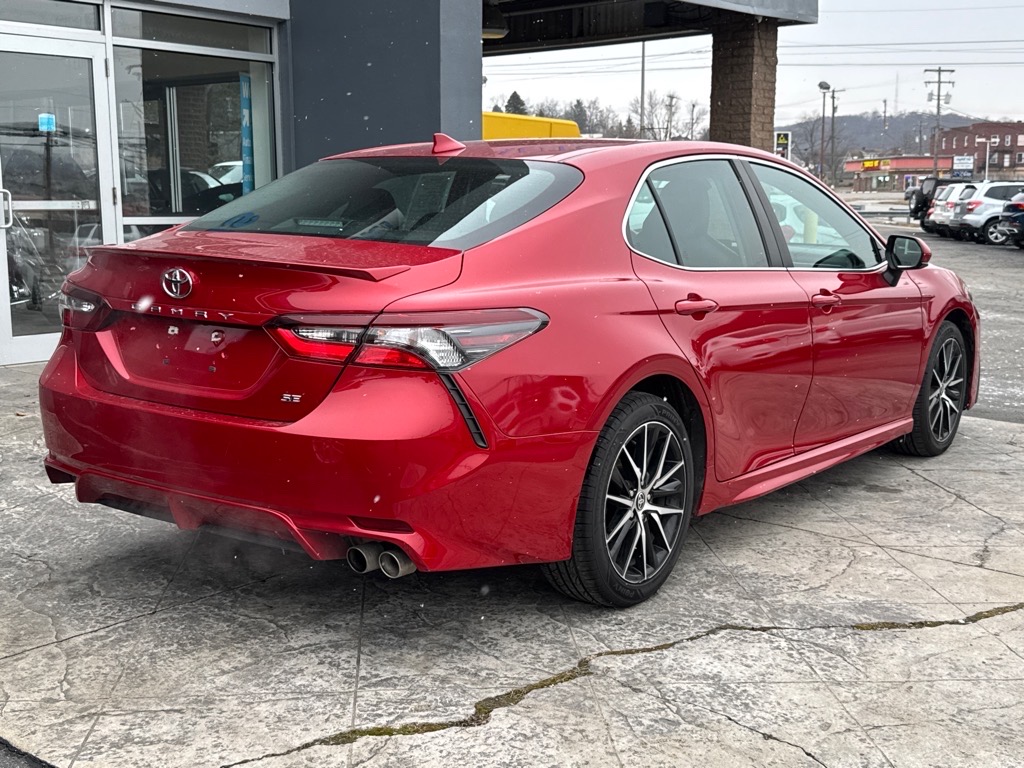 Vehicle image 4 of 21