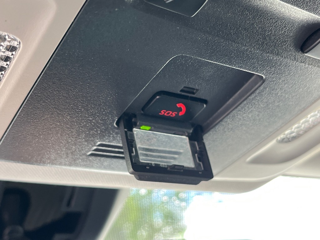 Vehicle image 19 of 24