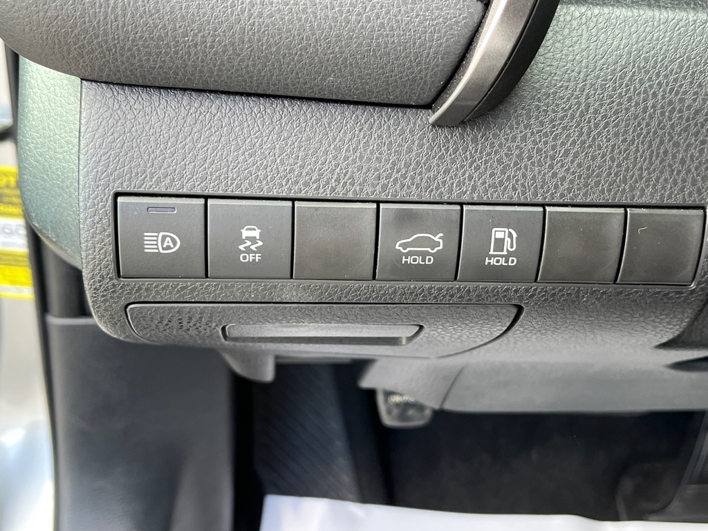 Vehicle image 15 of 24