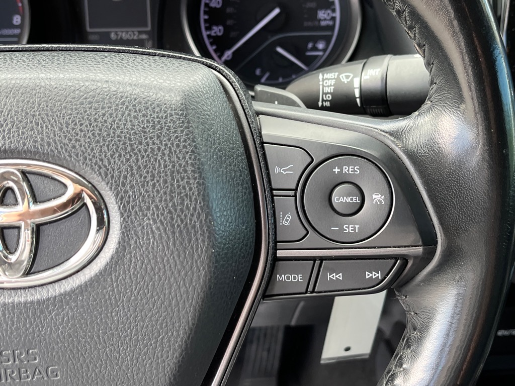 Vehicle image 13 of 24