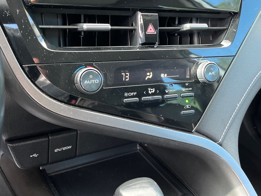Vehicle image 11 of 24