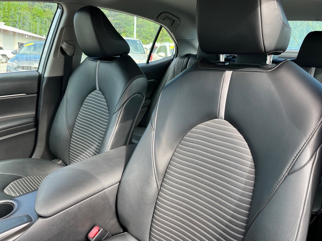 Vehicle image 7 of 24