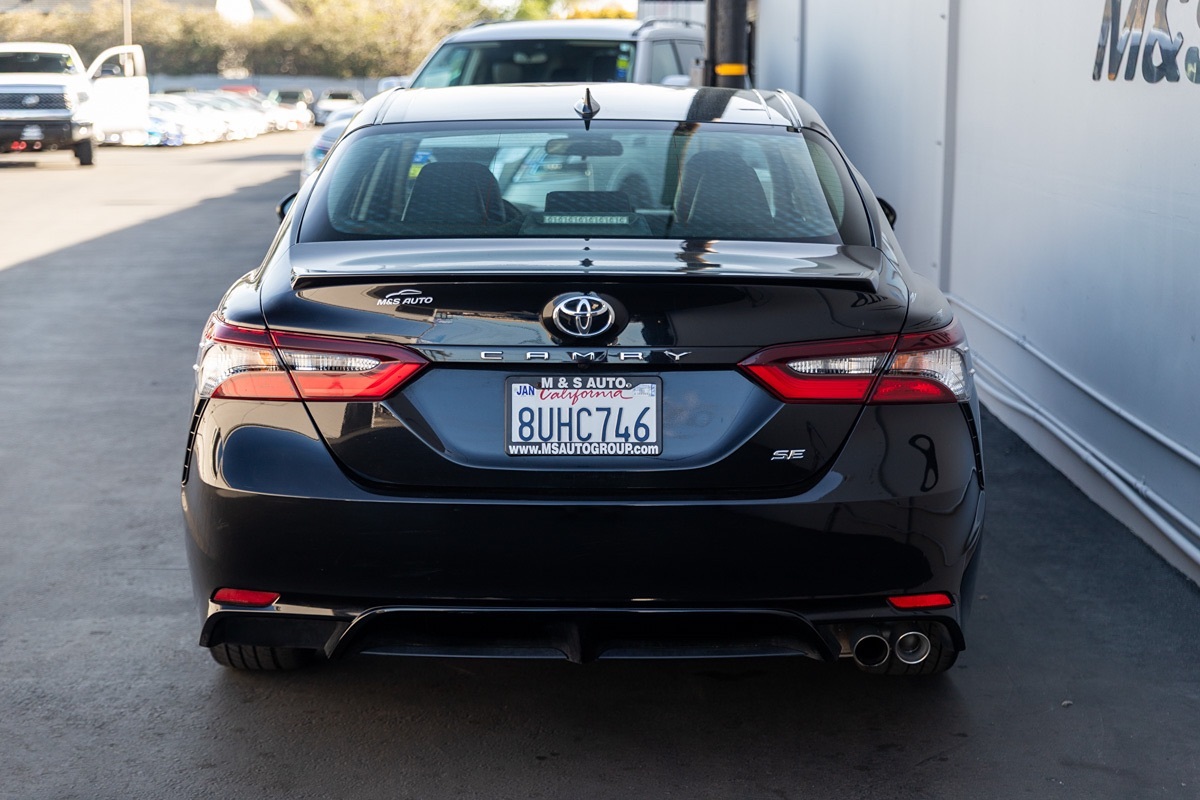 Vehicle image 4 of 17