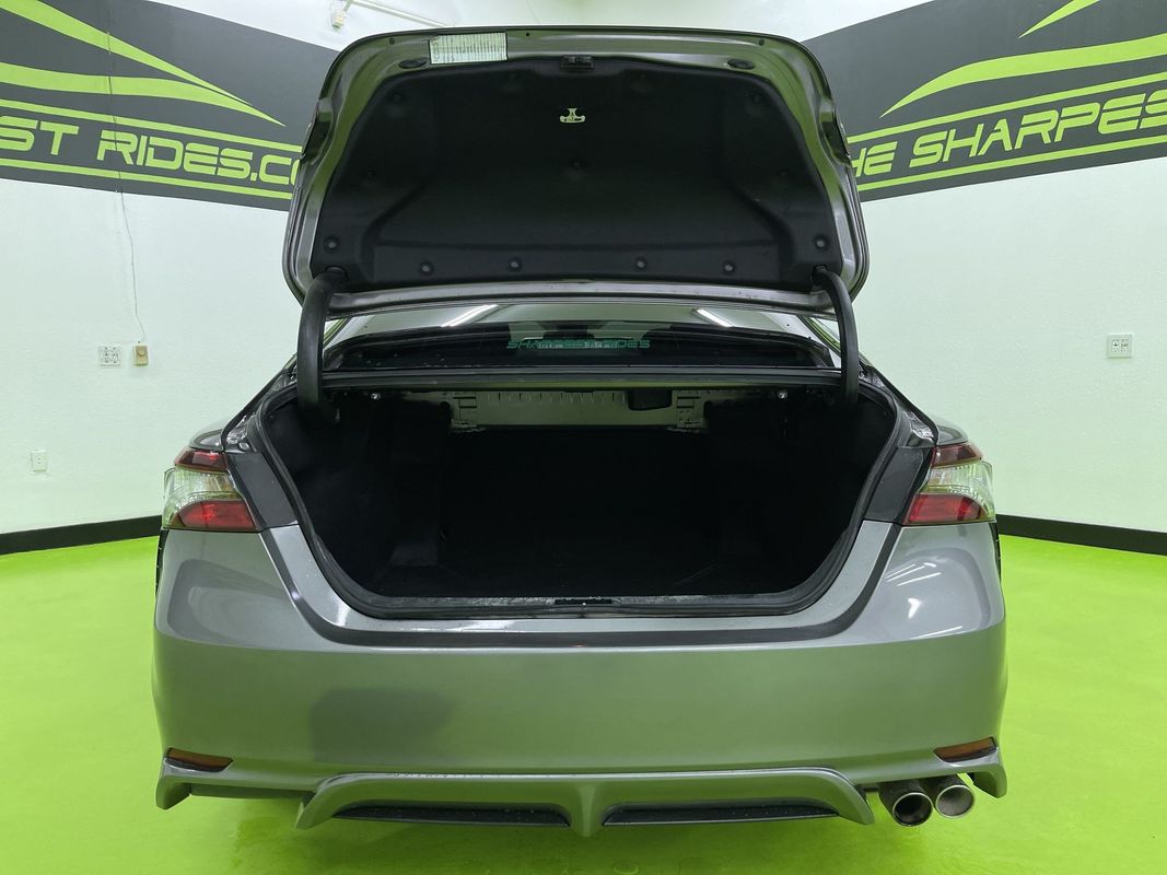 Vehicle image 12 of 28