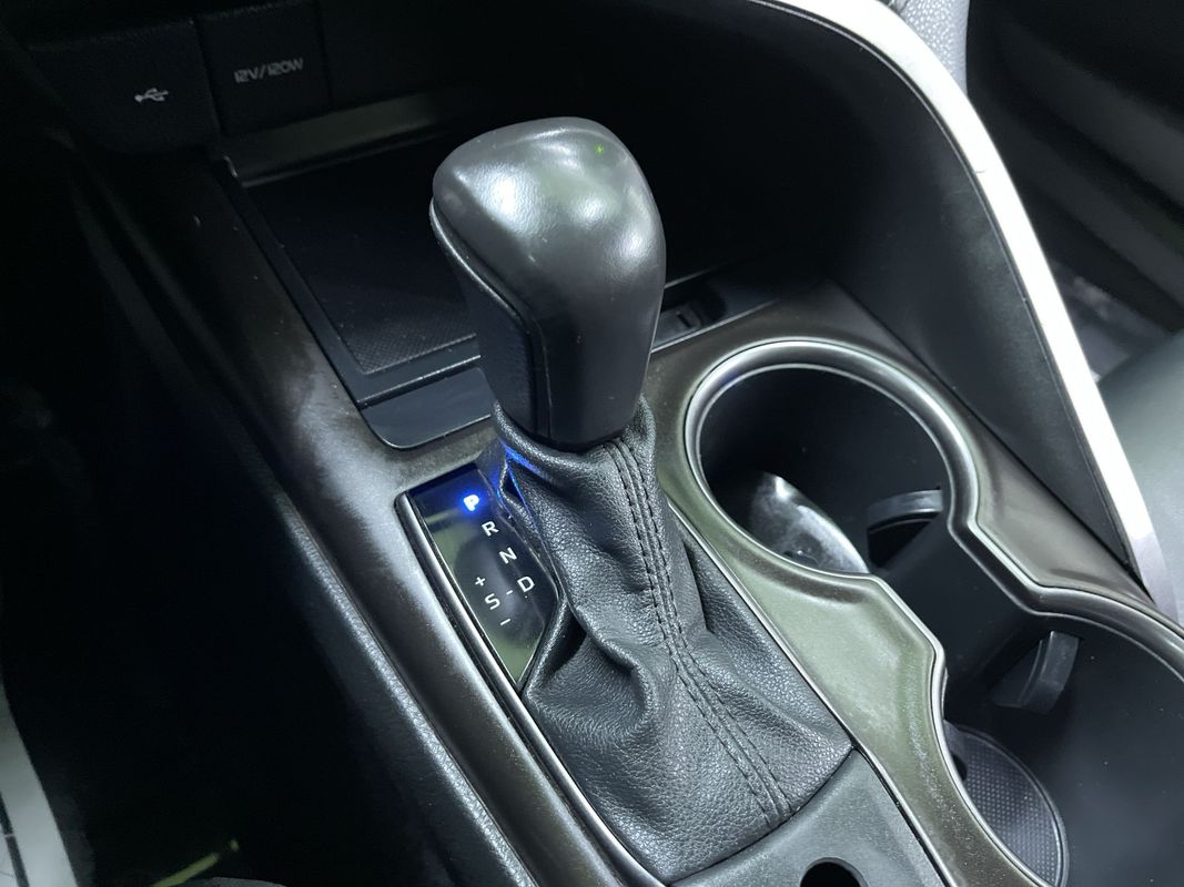 Vehicle image 23 of 28