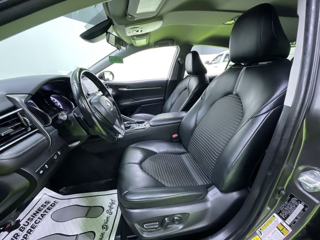 Vehicle image 17 of 28