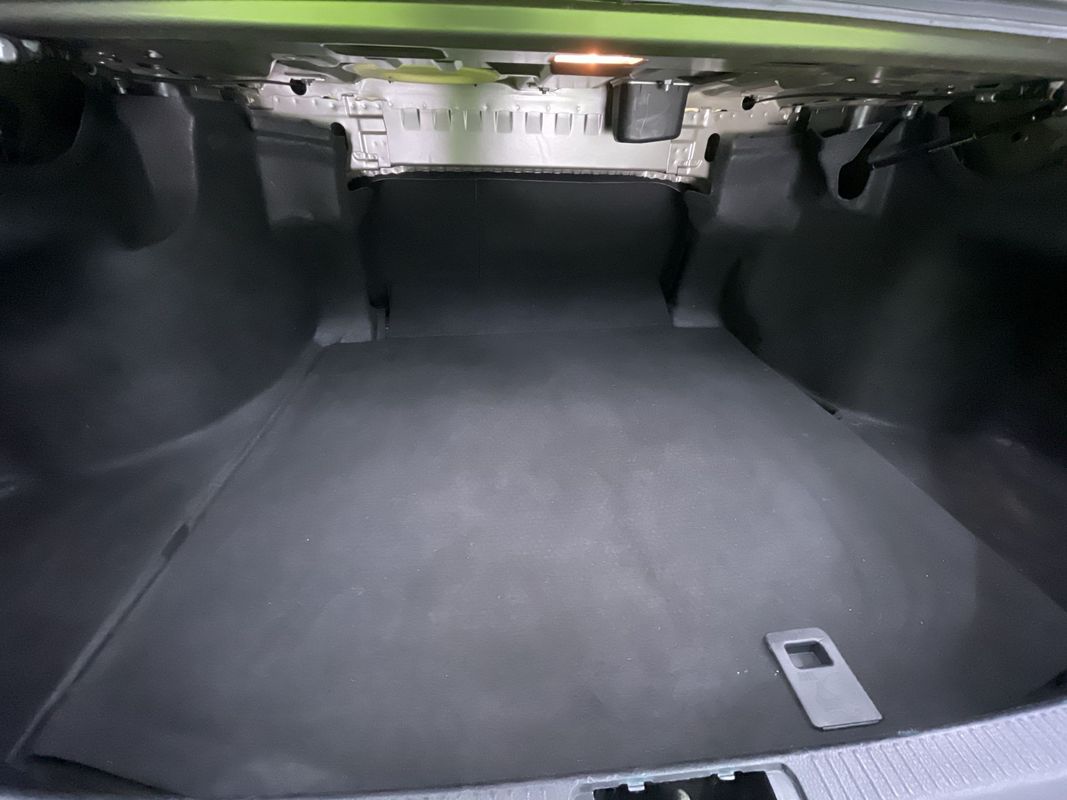 Vehicle image 26 of 28