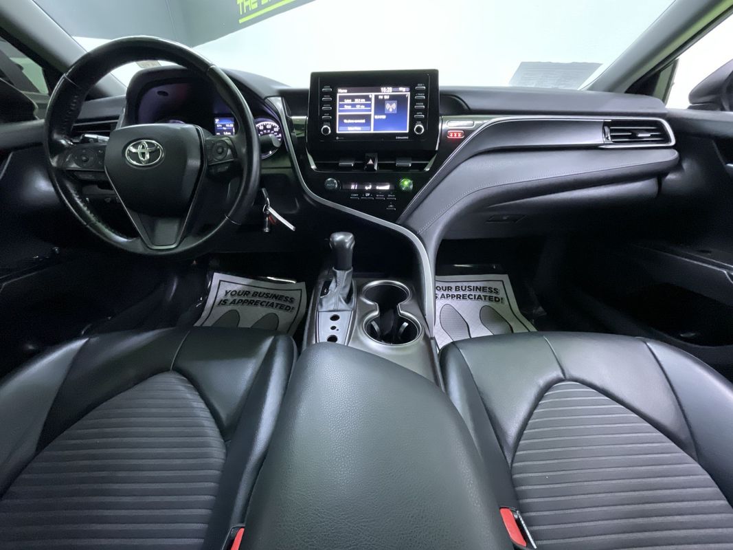 Vehicle image 18 of 28