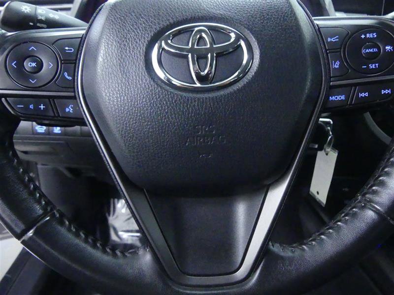 Vehicle image 11 of 22