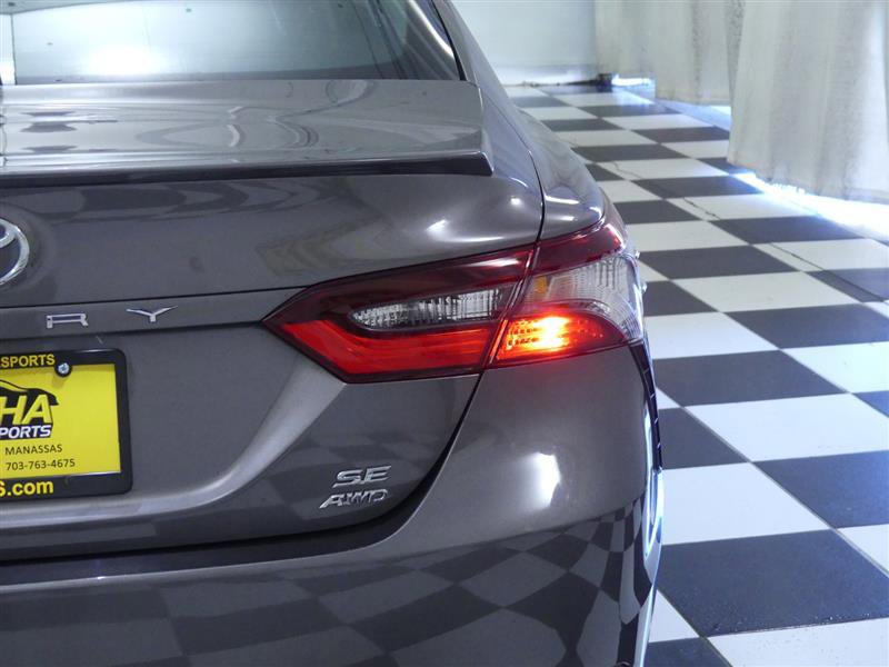 Vehicle image 19 of 22