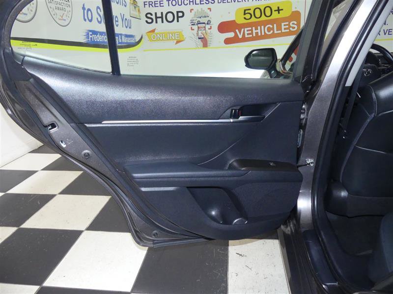 Vehicle image 16 of 22