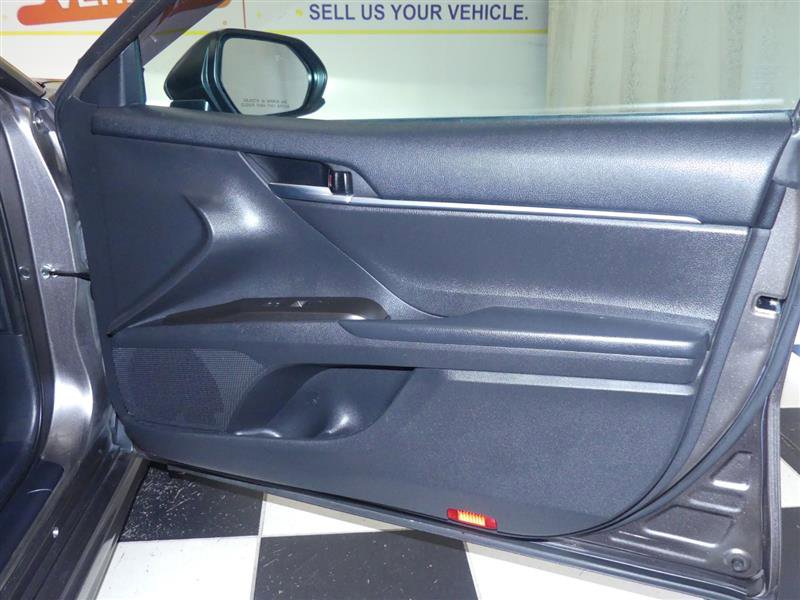 Vehicle image 15 of 22