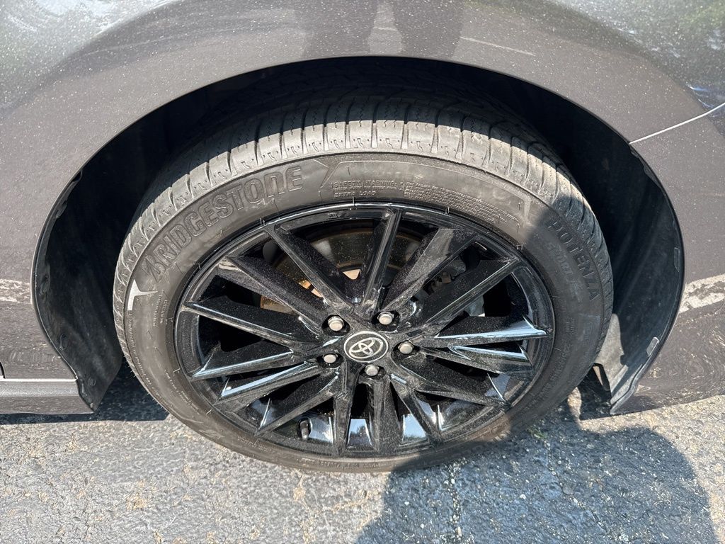 Vehicle image 5 of 7